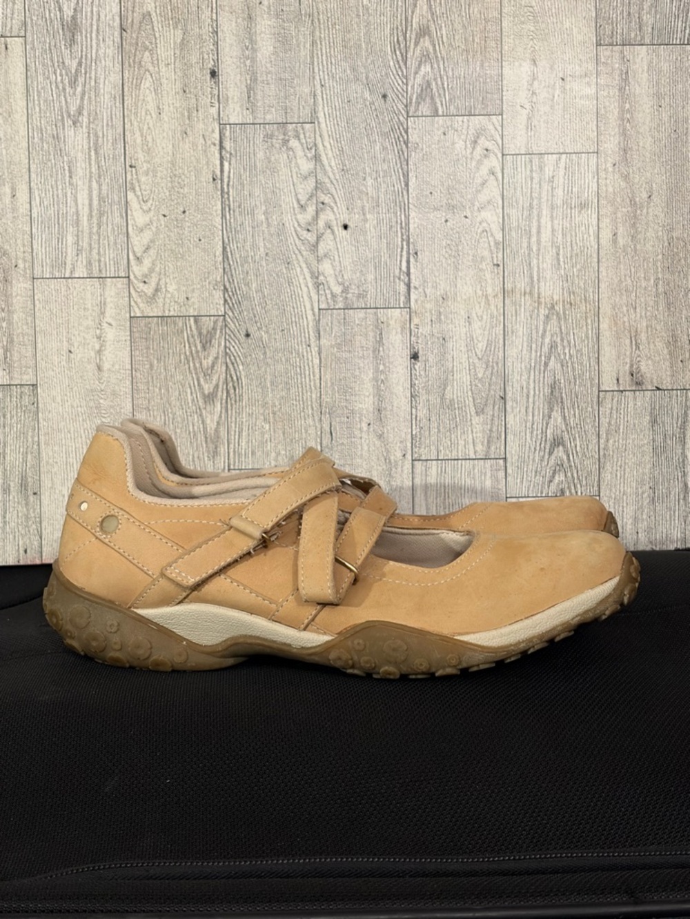 Timberland Mary Jane Flats Beige Leather Women’s Size 8.5